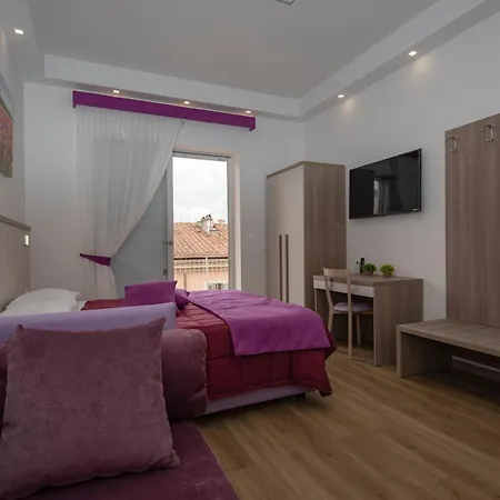 Rainbow Al Colosseo Apartman