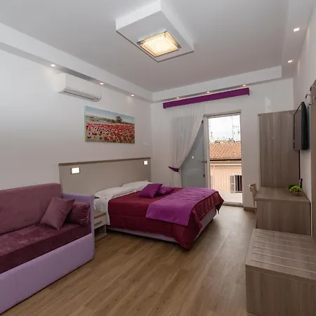 Rainbow Al Colosseo Apartman