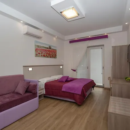 Rainbow Al Colosseo Apartman