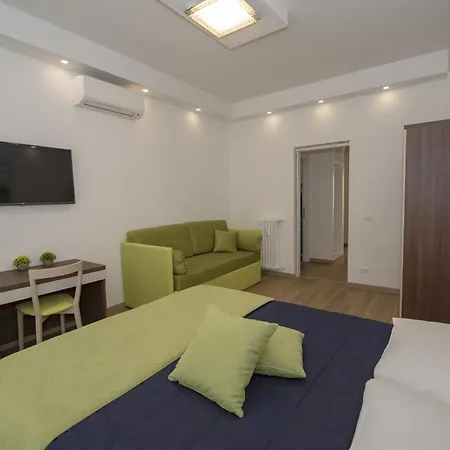 Apartman Rainbow Al Colosseo *