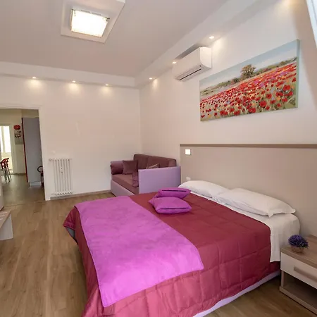 Apartman Rainbow Al Colosseo Róma