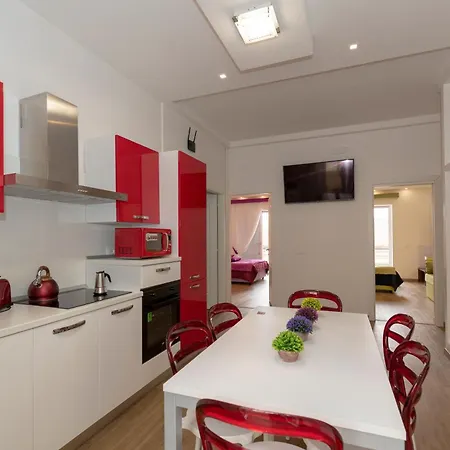 Rainbow Al Colosseo Apartment *