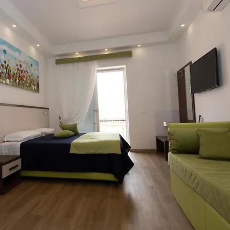 Rainbow Al Colosseo Apartment